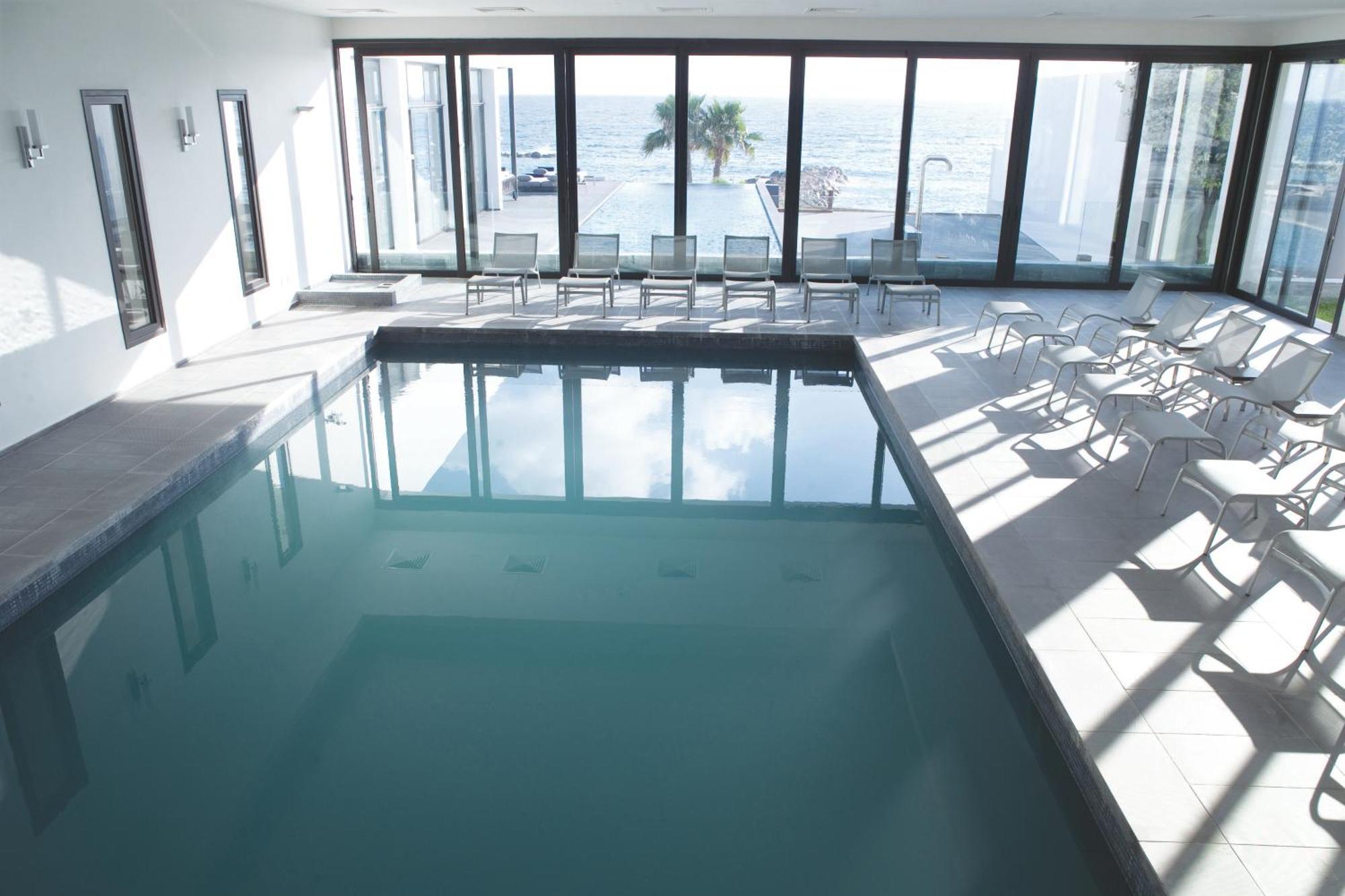 Almyra Hotel Пафос Екстериор снимка The pool at the Hotel du Lac