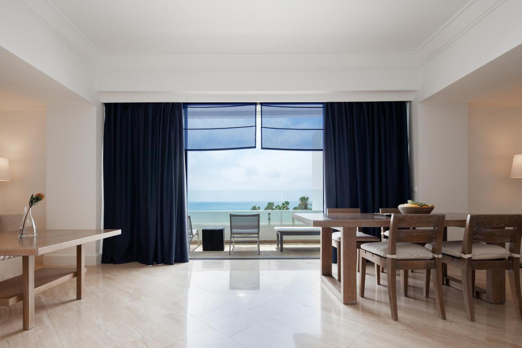Almyra Hotel Пафос Екстериор снимка