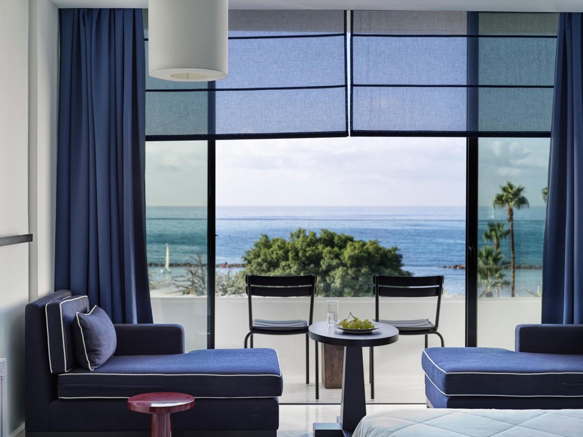 Almyra Hotel Пафос Екстериор снимка