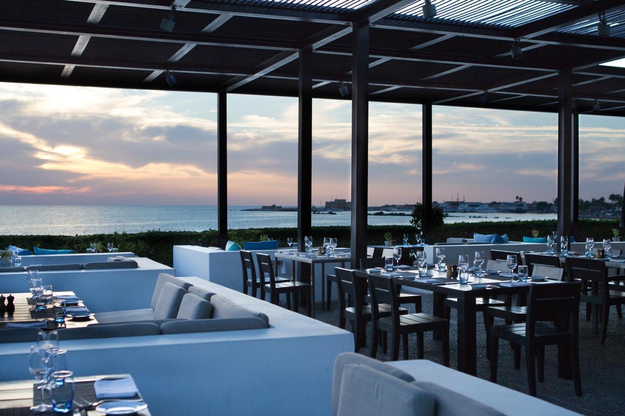 Almyra Hotel Пафос Екстериор снимка